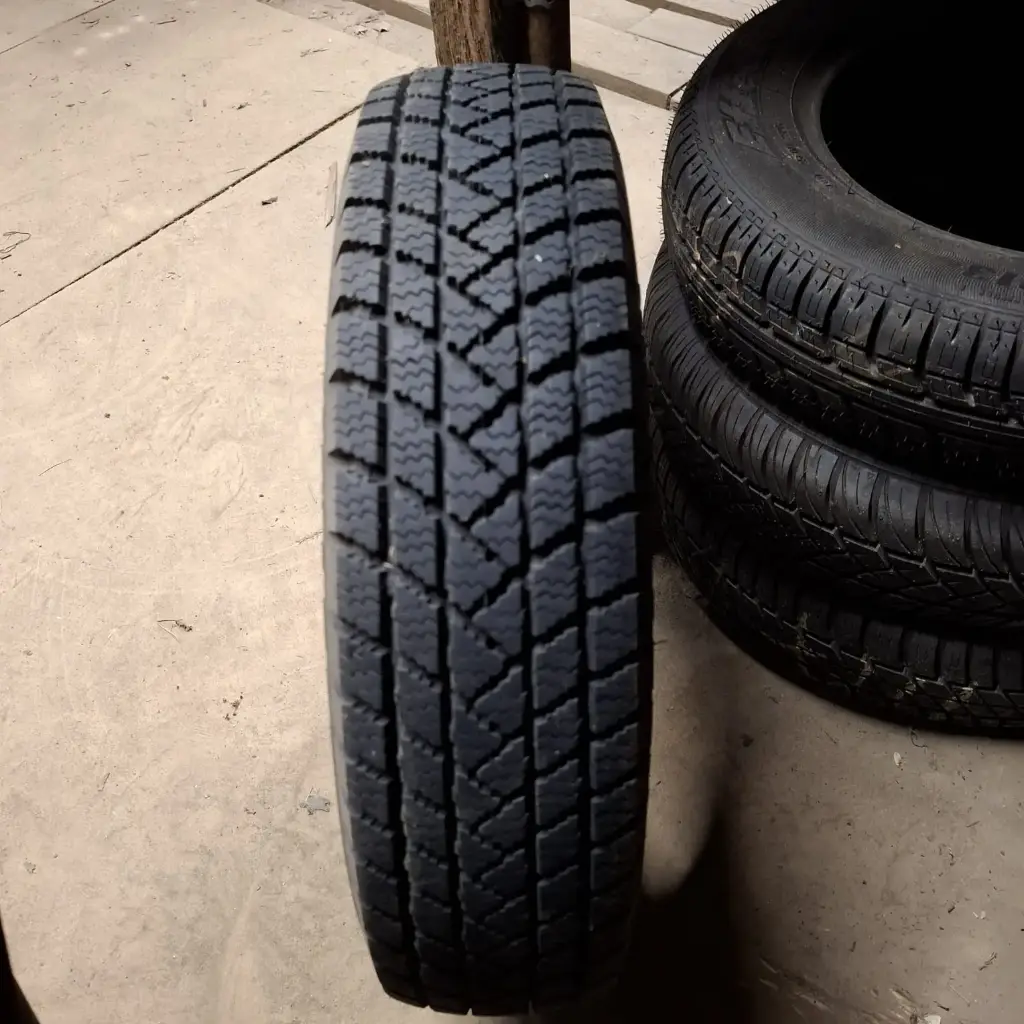 145/80R13 75Q Nokian Hakkapeliitta NRW Käytetty kitkarengas 6,5mm DOT-03