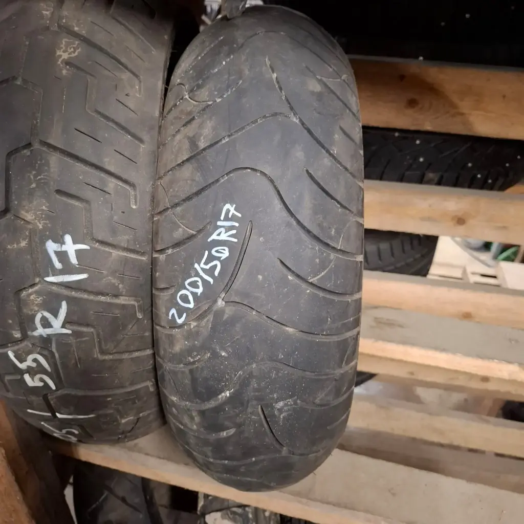 200/50ZR17 M/C 75W Bridgestone Battlax BT020 Käytetty MP-Rengas 5,5mm DOT-14