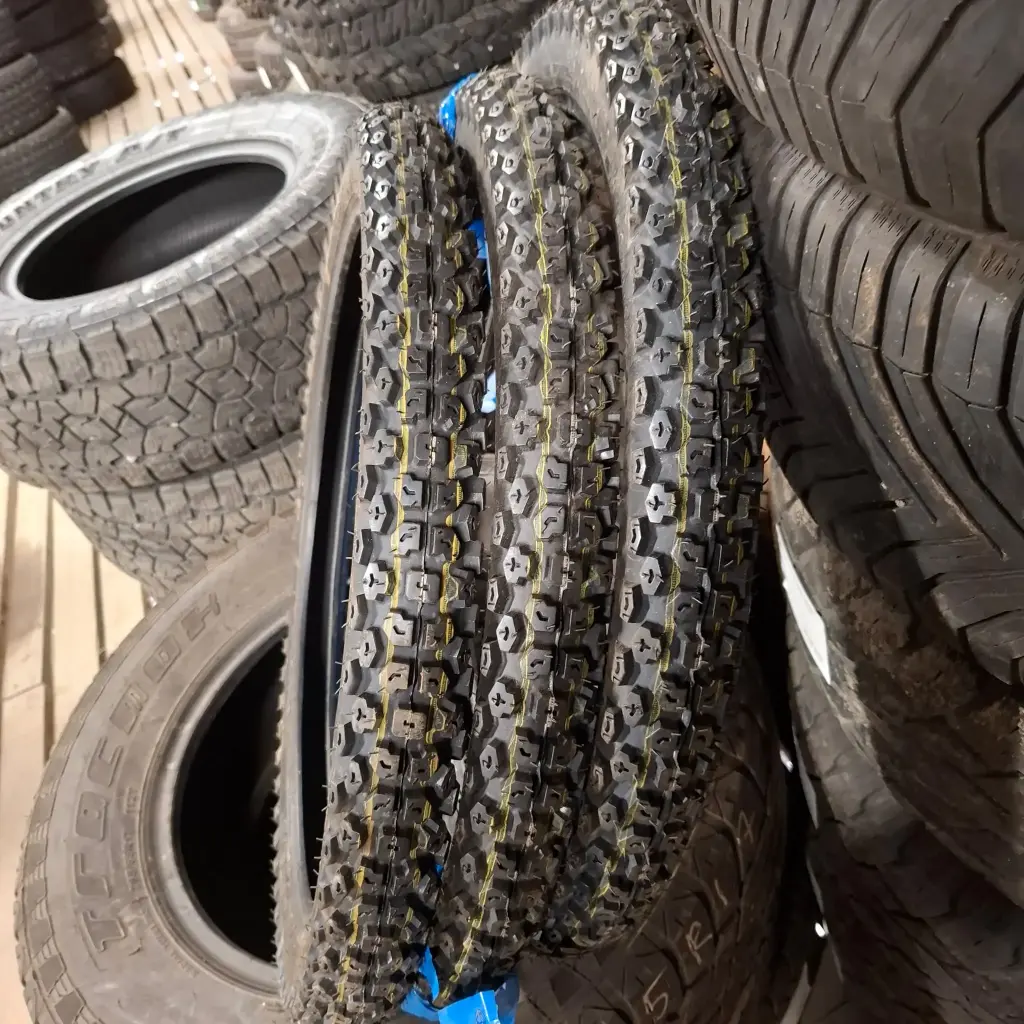 2,75-21 45P 4PR Deestone Käytetty MP-Rengas Ajamaton DOT-15