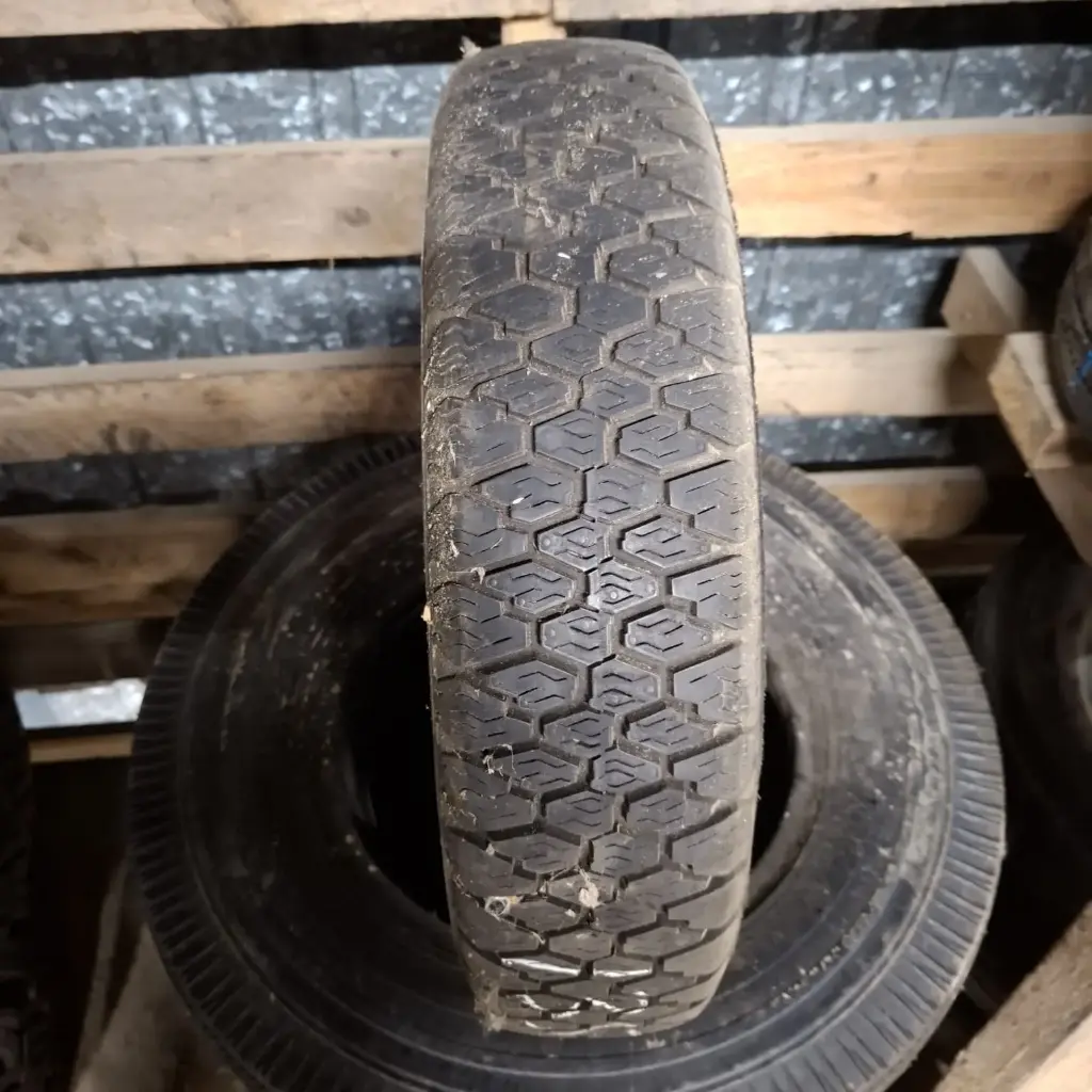 135/80R13 68S Reifen-Gunther 6 Käytetty kesärengas 6,5mm DOT-94