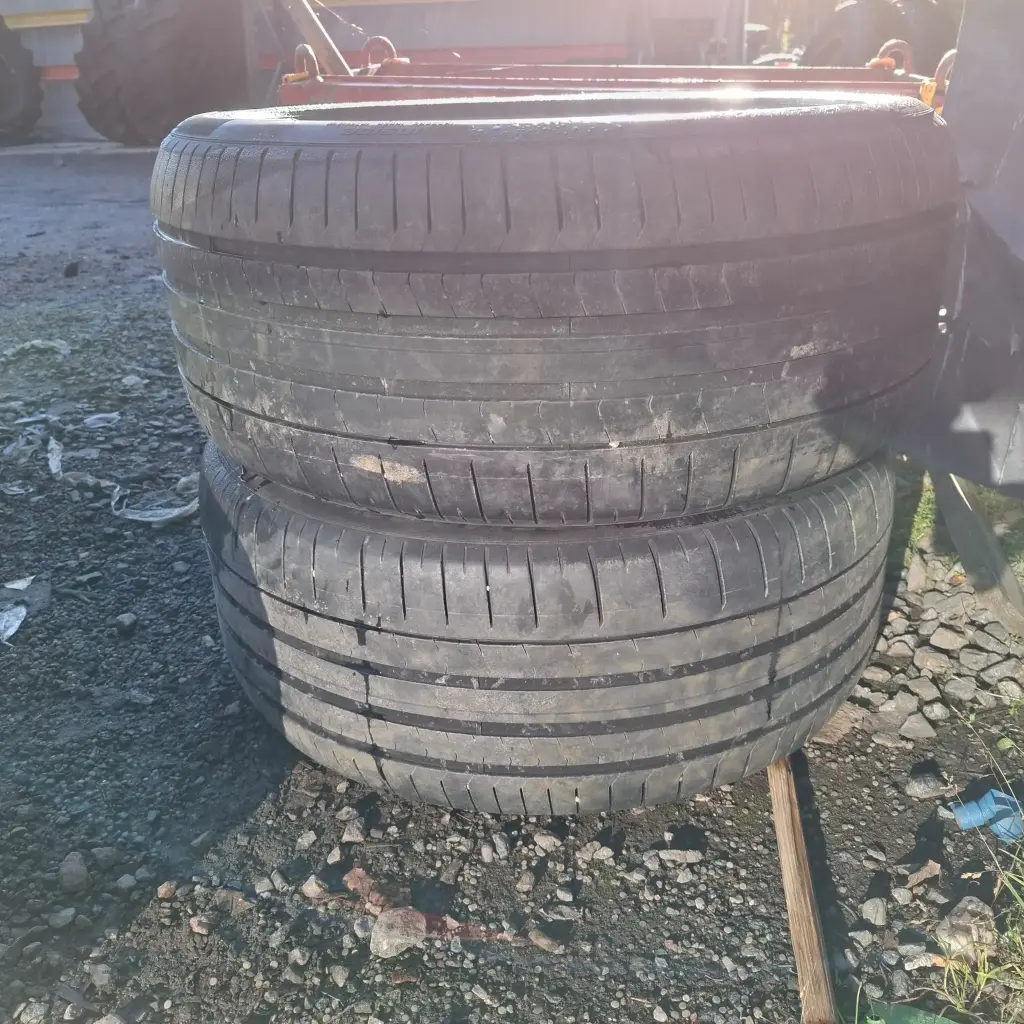 285/40R21 109Y Pirelli P Zero TM Käytetty kesärengas 4mm DOT-20