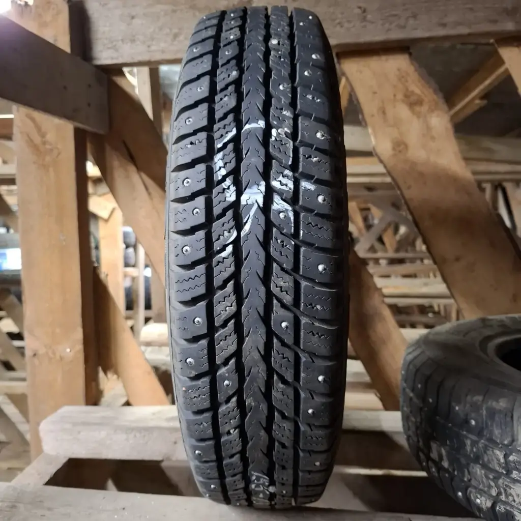 155/80R13 79Q Aurora W403 Winter Radial Käytetty nastarengas 8,5mm DOT-05