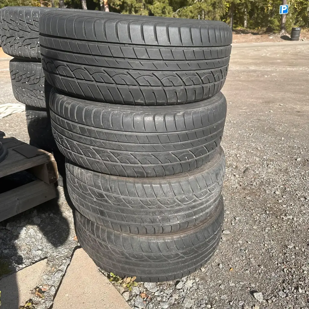 225/55R17 101V XL Rovelo PRX-988 Käytetty kesärengas 4-5mm DOT-17