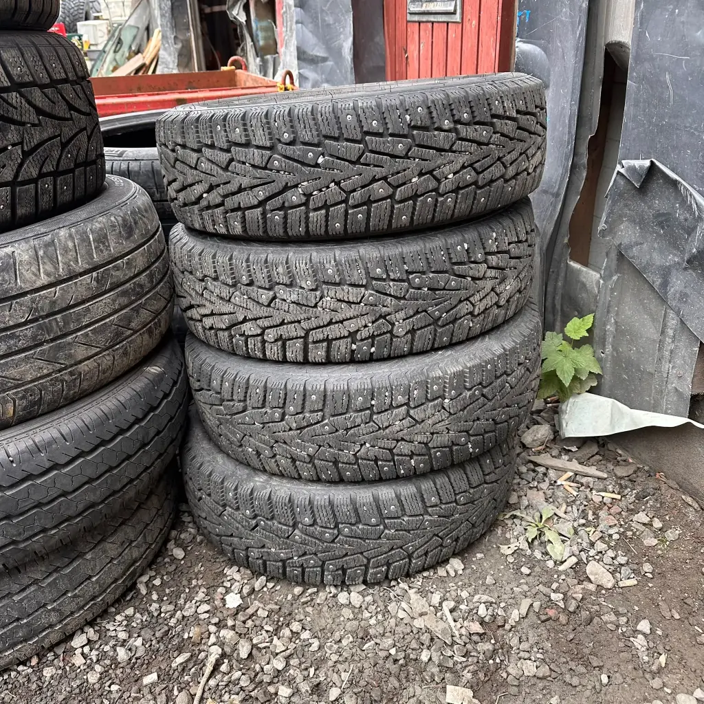 185/65R15 92T Cordiant Snow Cross Käytetty nastarengas 9mm DOT-19