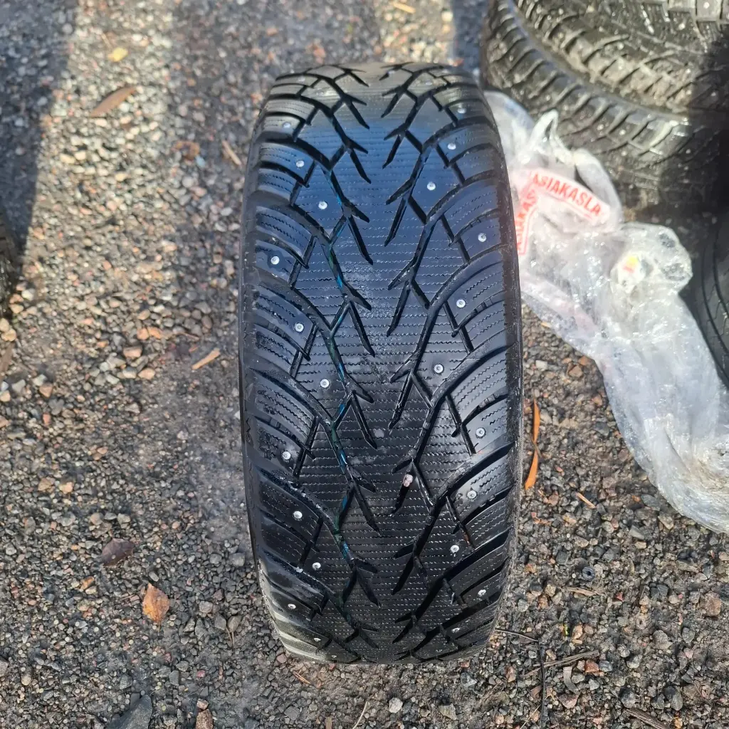 205/55R16 94T XL Windforce Ice-Spider Käytetty nastarengas 8mm DOT-18
