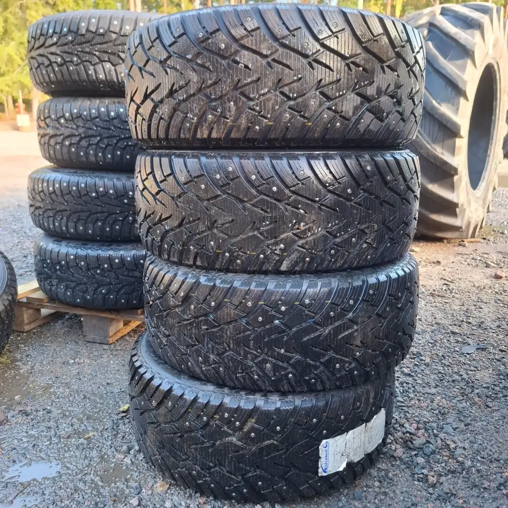 225/50R17 98H Windforce Ice-Spider Käytetty nastarengas 8-8,5mm DOT-18 ja -19