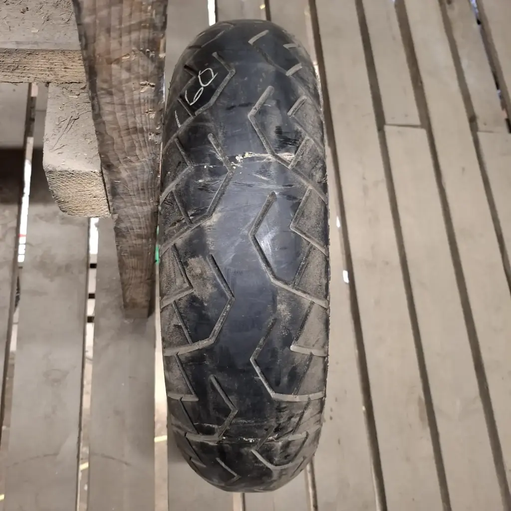160/60ZR18 70W Bridgestone Battlax BT-54R Käytetty MP-Rengas 4mm DOT-17