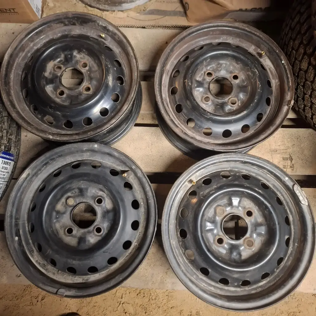 Käytetty Peltivanne 4x100 ET40 KR57,1 5x13"