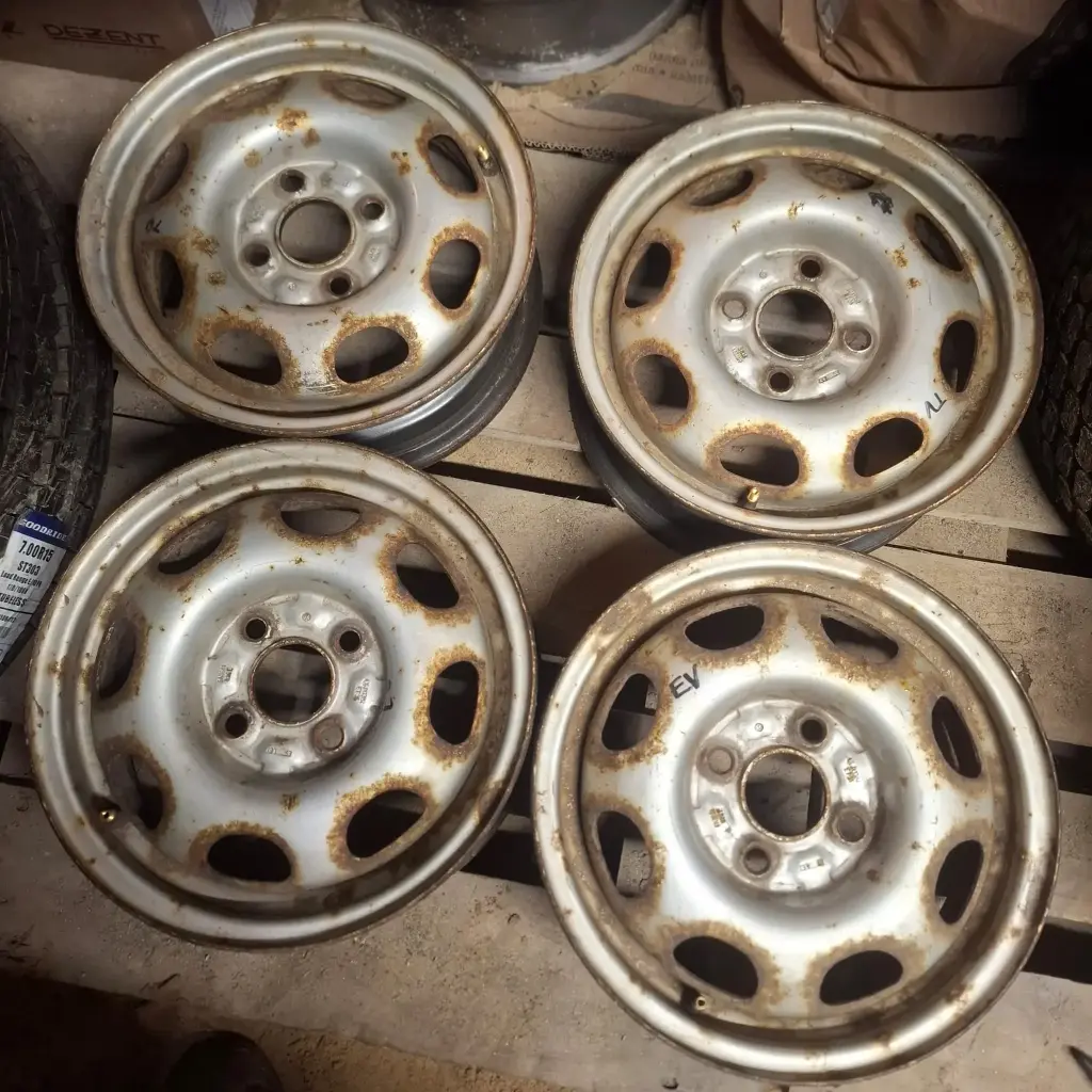 Käytetty Peltivanne 4x100 ET35 KR57,1 4,5x13"