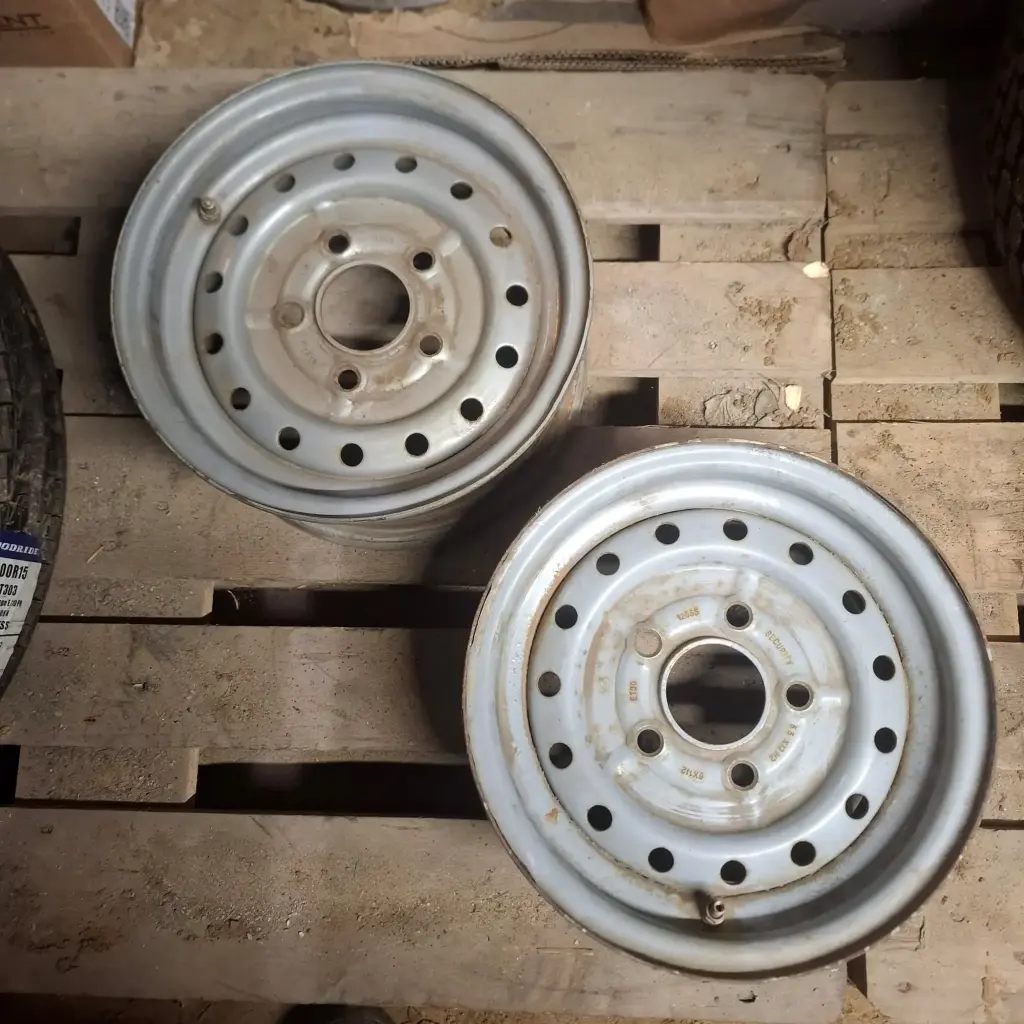 Käytetty Peräkärryn Peltivanne 5x112 ET30 KR66,6 5,5x12"
