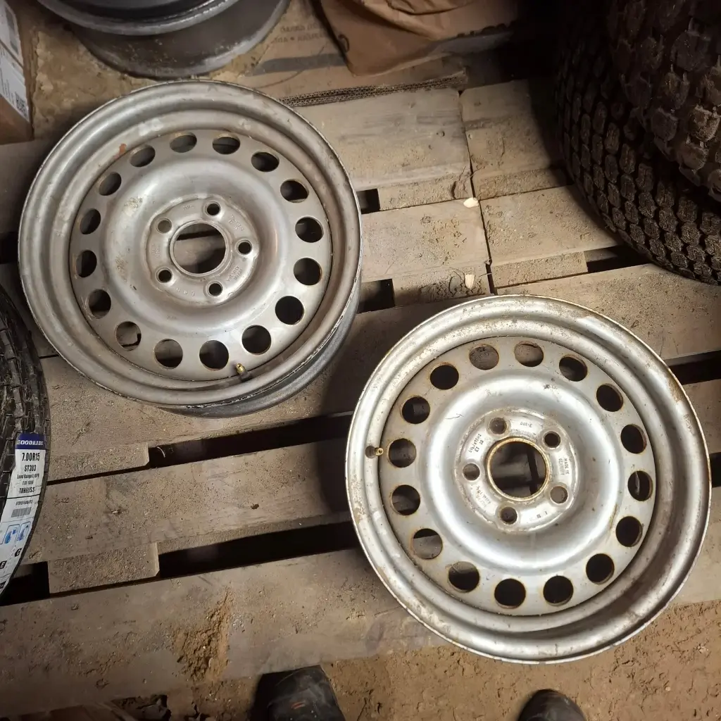 Käytetty Peräkärryn Peltivanne 5x112 ET30 KR66,6 5,5x15"