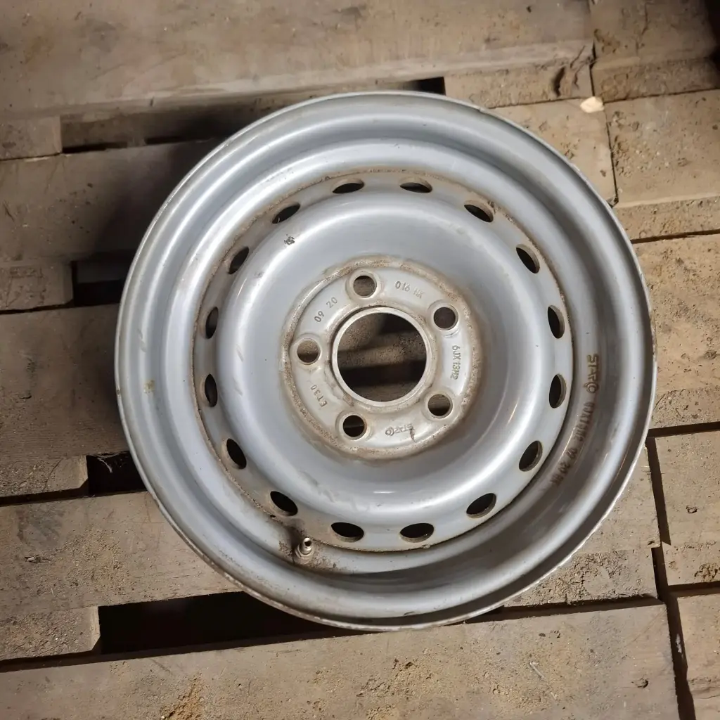Käytetty Peräkärryn Peltivanne 5x112 ET30 KR66,6 6x13"
