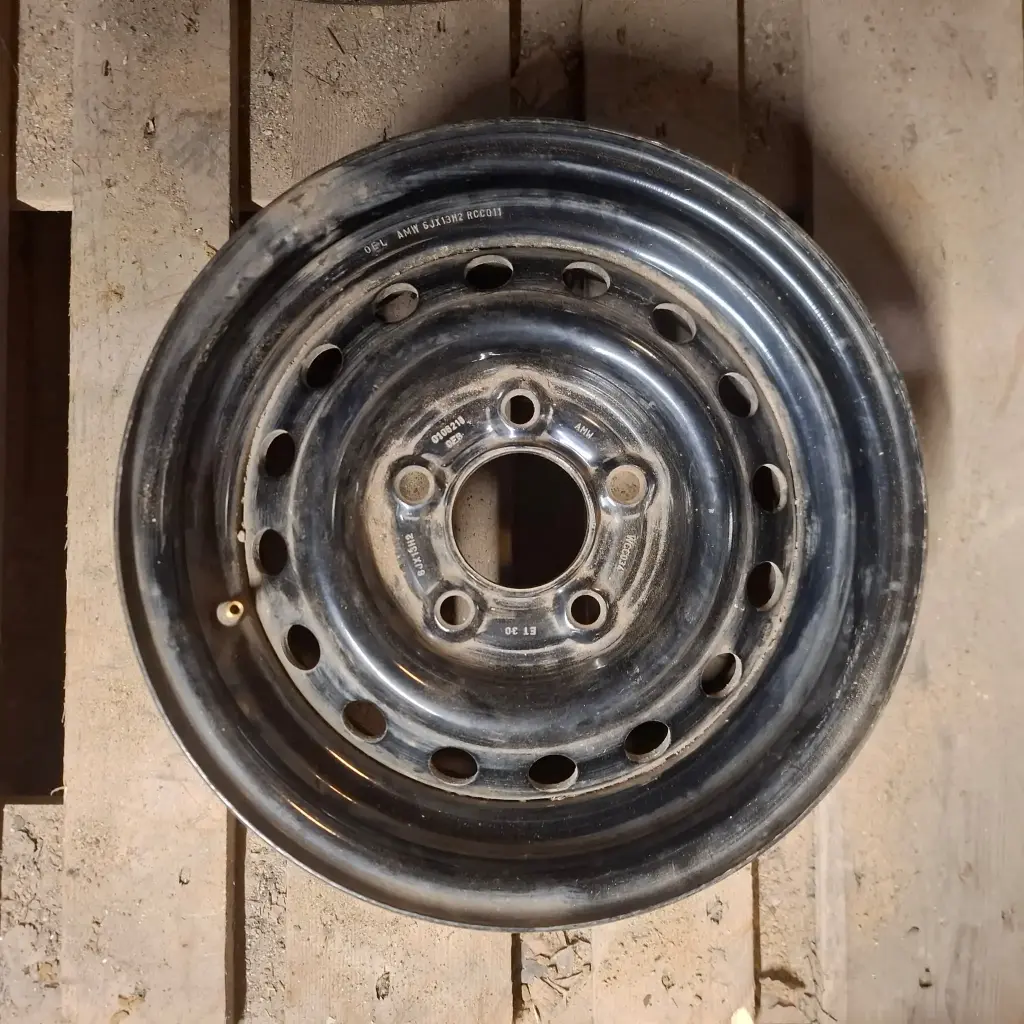 Käytetty Peräkärryn peltivanne 5x112 ET30 KR66,6 6x13"