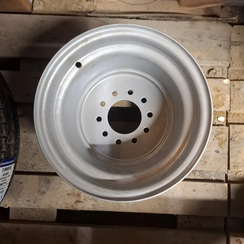Uusi AVANT vanne 10x140 ET-50 KR93 10,5x12"