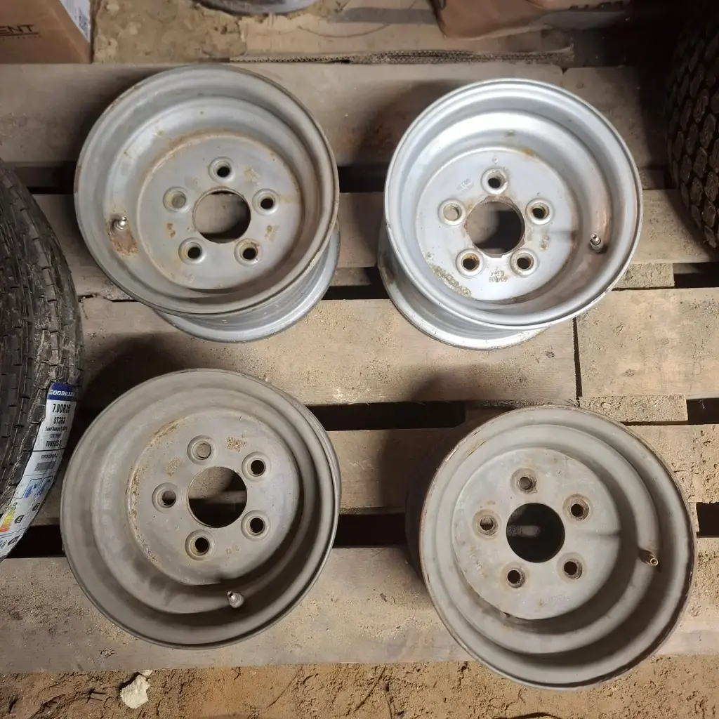 Käytetty Työkoneen vanne 5x112 ET-4 KR67 6x10"