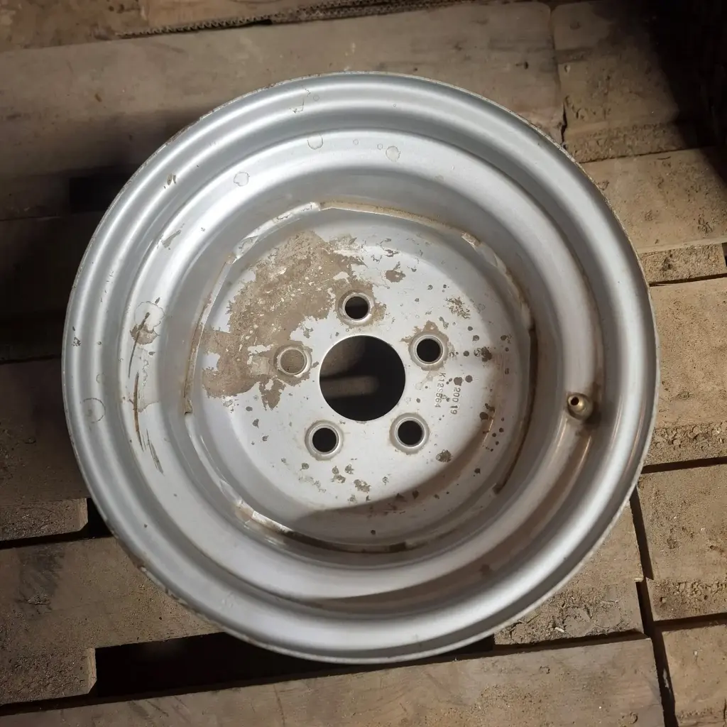 Käytetty Työkoneen vanne 5x112 ET-4 KR67 10,5x12"
