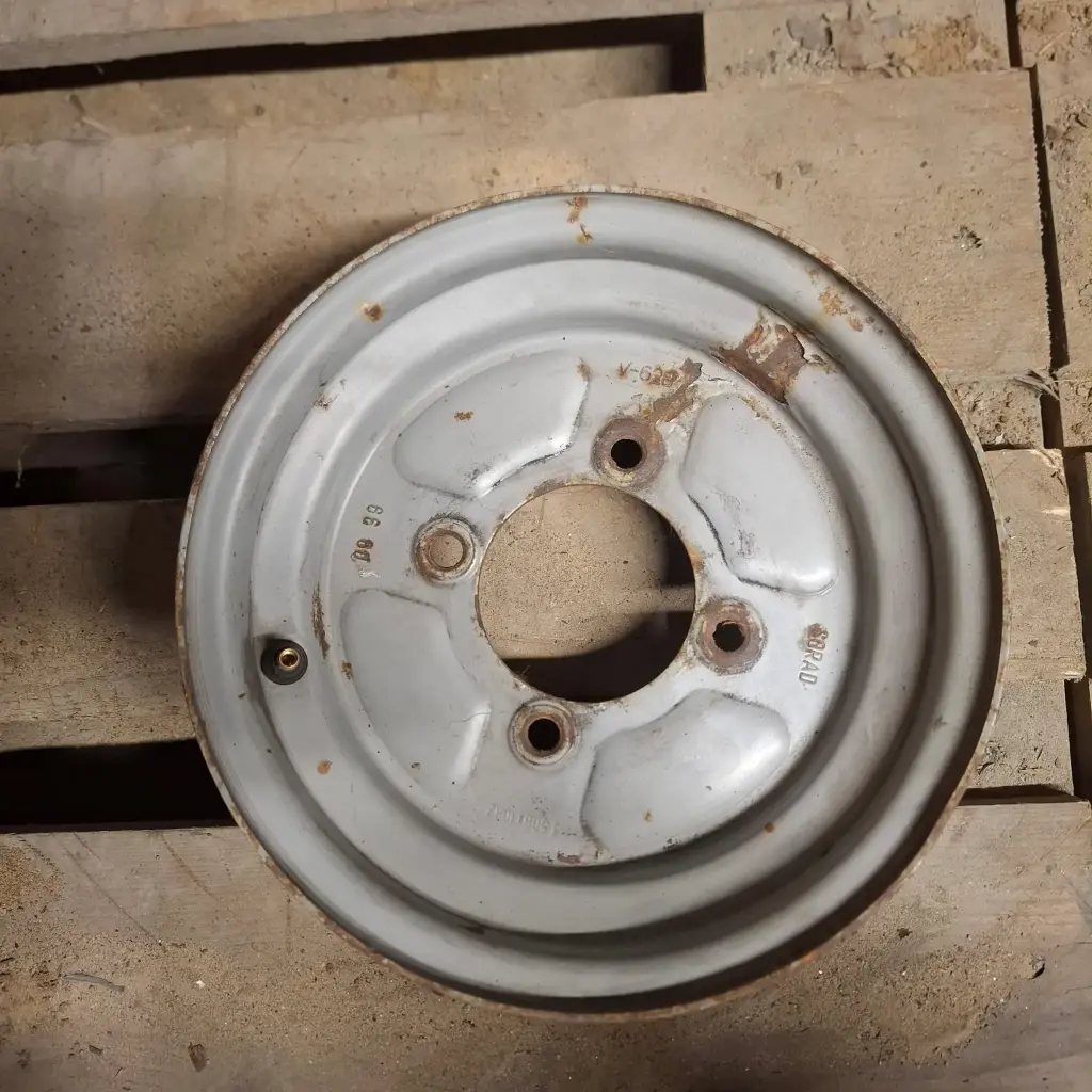 Käytetty Työkoneen vanne 4x114,3 ET-4 KR85 3,5x10"