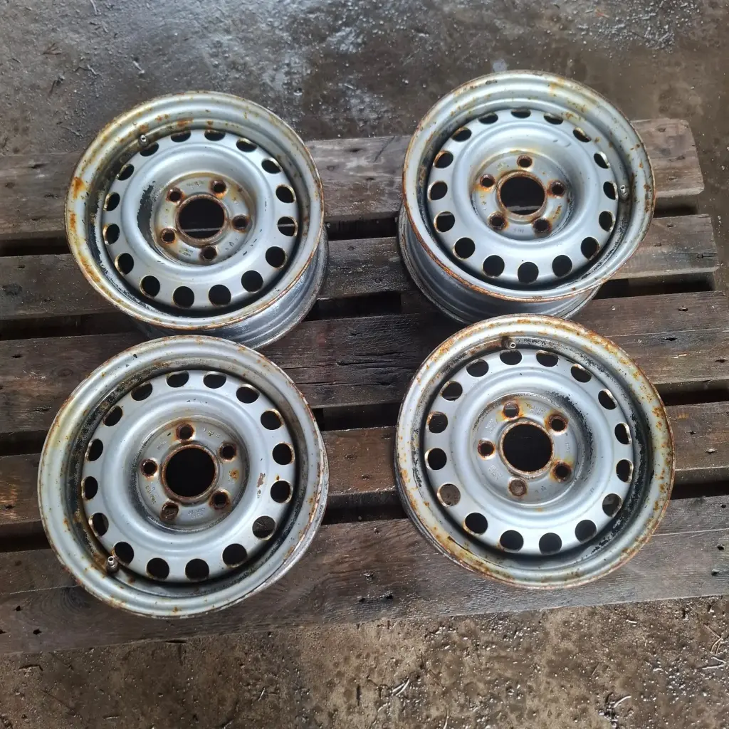 Käytetty Peräkärryn Peltivanne 5x112 ET30 KR66,6 5,5x13"