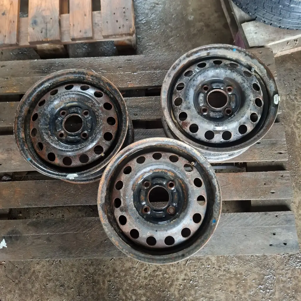 Käytetty Peltivanne 4x114,3 ET45 KR66,6 5,5x14"