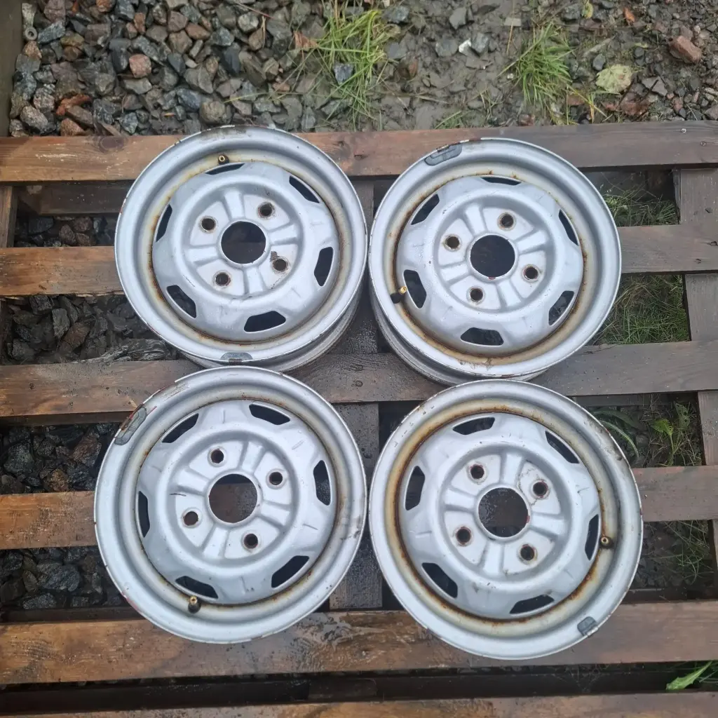 Käytetty Peltivanne 4x114,3 ET44 KR60,1 4x12"