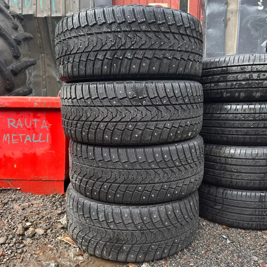 225/45R17 94H Minerva Eco Stud Käytetty nastarengas 7mm DOT-20