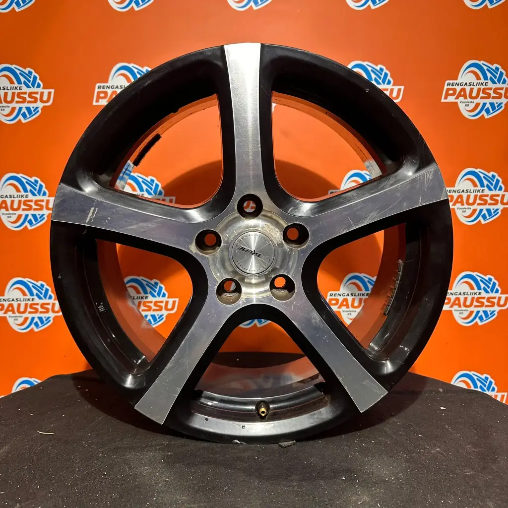 Käytetty XTREME vannesarja 5x112 ET40 KR67,1 7,5x17"