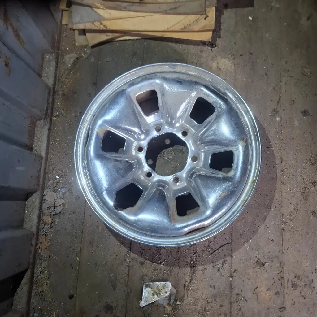 Käytetty Peltivanne 6x139,7 ET30 KR106 6x16"