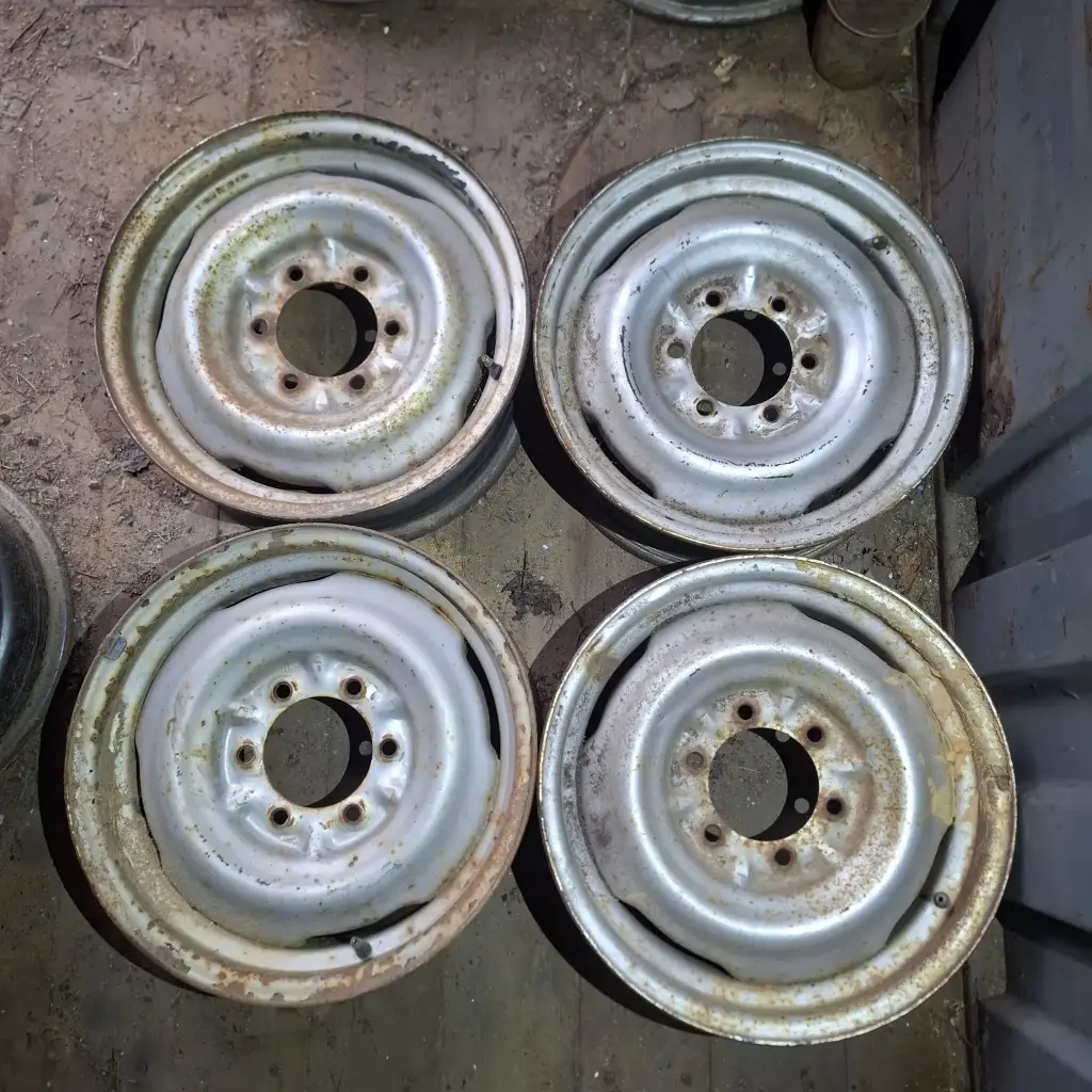 Käytetty Peltivanne 6x139,7 ET30 KR108 6x16"