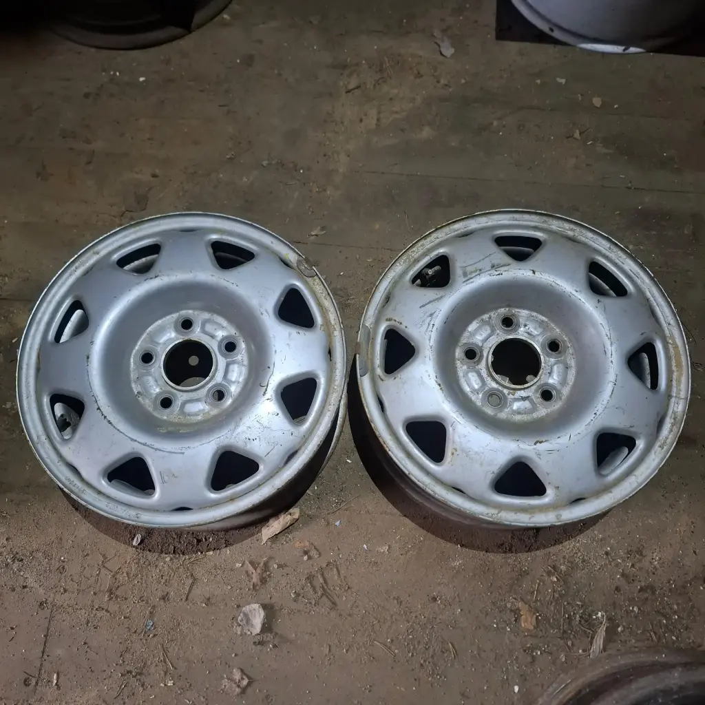 Käytetty Peltivanne 5x114,3 ET50 KR63,4 6x15"