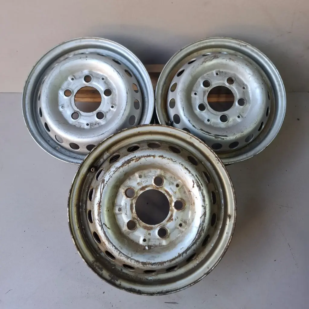 Käytetty Peltivanne 5x130 ET83 KR84,1 5,5x15"