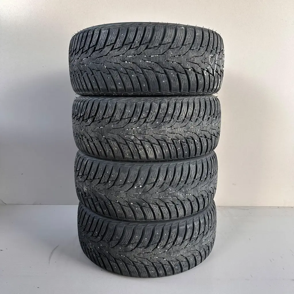 245/50R18 104T XL Nexen Winguard WinSpike WH62 Käytetty nastarengas 8-9mm DOT-18
