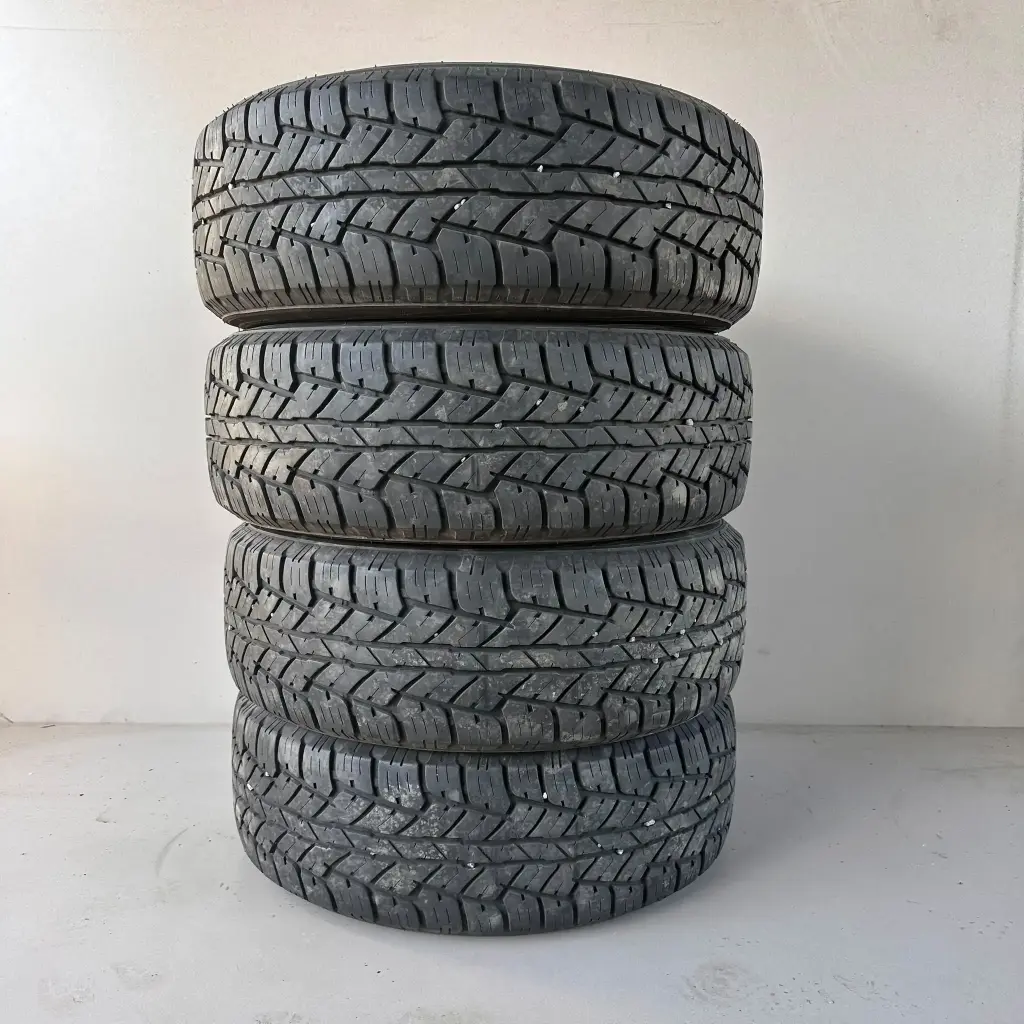 255/65R17 110H  Nankang NK 4X4WD A/T FT-7 Käytetty kesärengas 7-8mm DOT-17