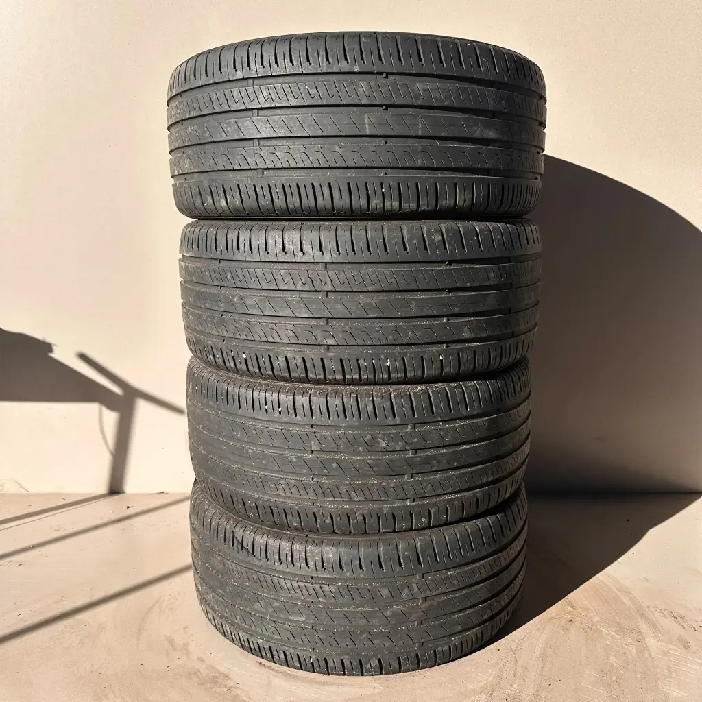 245/45R18 100Y XL Barum Bravuris 5HM Käytetty kesärengas 4,5-5,5mm DOT-22