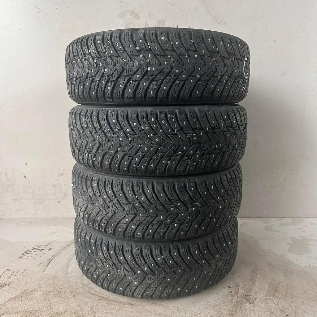 185/60R15 88T XL Nokian Hakkapeliitta 8 Käytetty nastarengas 6-7,5mm DOT-18