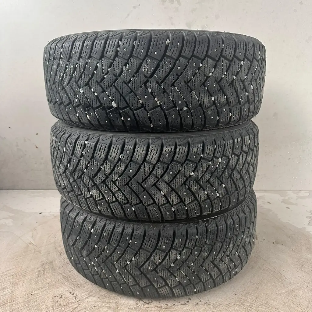 205/55R16 94T XL Leao Winter Defender Grip Käytetty nastarengas 8,5mm DOT-17