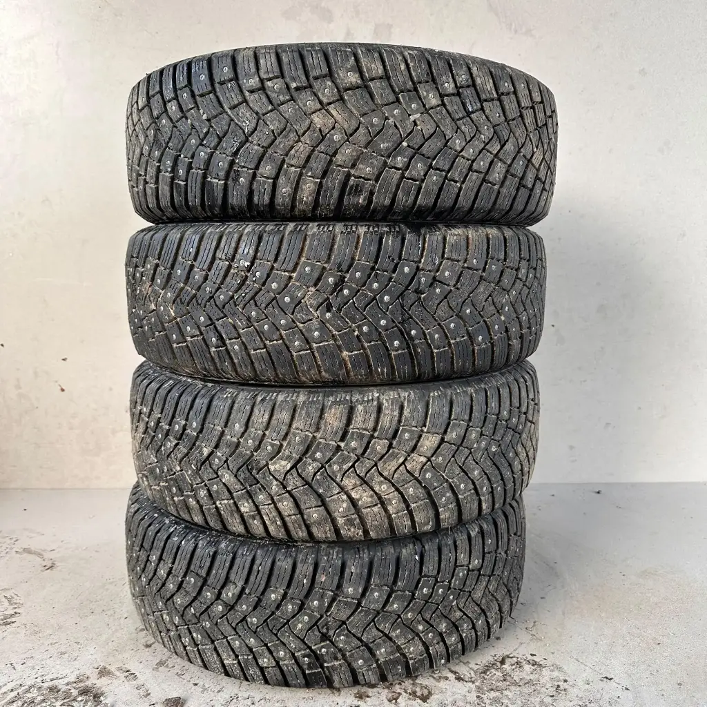 175/65R14 86T XL Continental IceContact 3 Käytetty nastarengas 6-7mm DOT-19