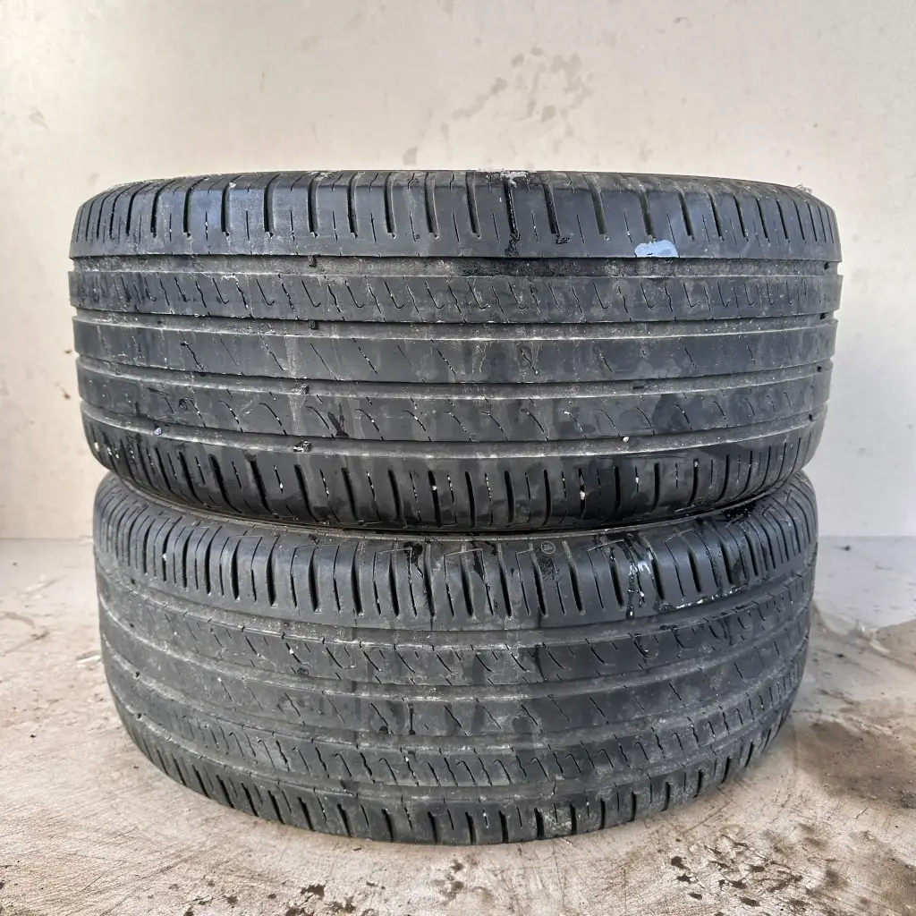 215/55R17 94V Barum Bravuris 5 Käytetty kesärengas 4mm DOT-20