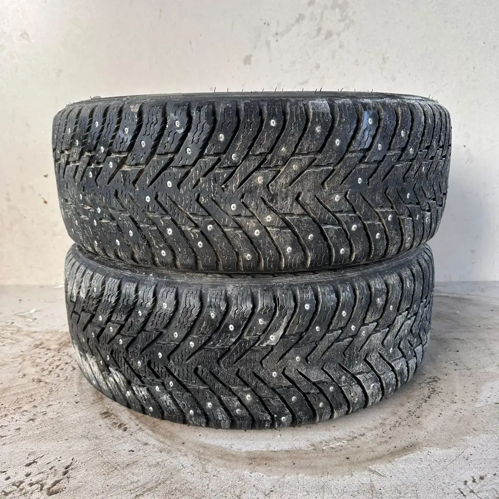 205/55R16 94T XL Nokian Hakkapeliitta 8 Käytetty nastarengas 6-7mm DOT-18
