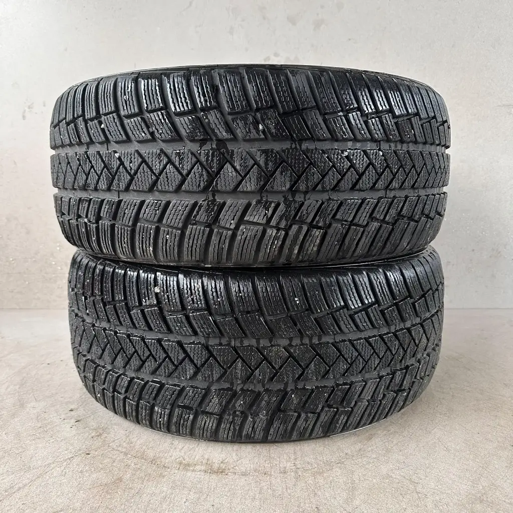 245/45R18 100V Vredstein Wintrac Pro Giugiard Desing Käytetty kitkarengas 8mm DOT-22