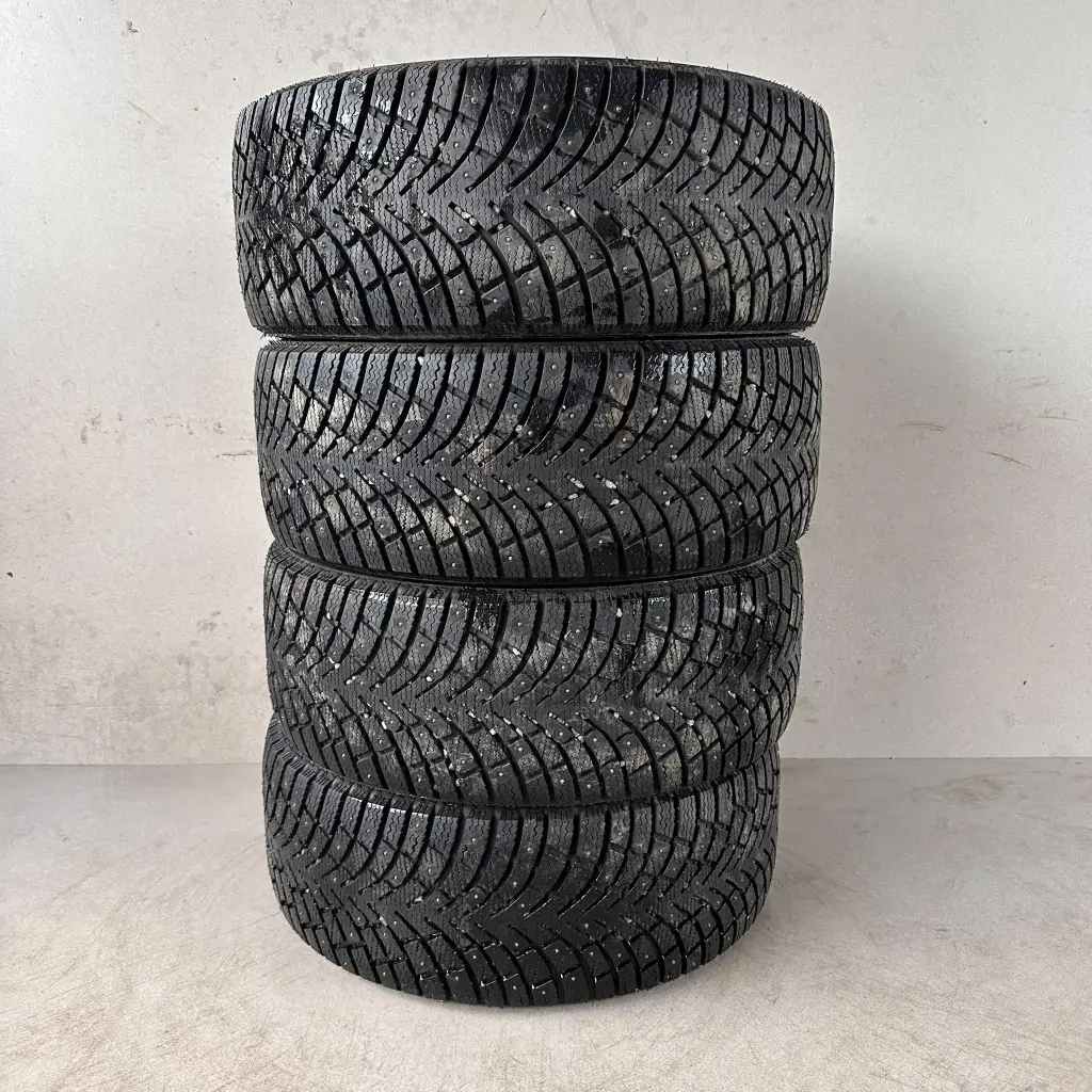 225/45R17 94T Fortune Polaro Ice Käytetty nastarengas 8,5mm DOT-25