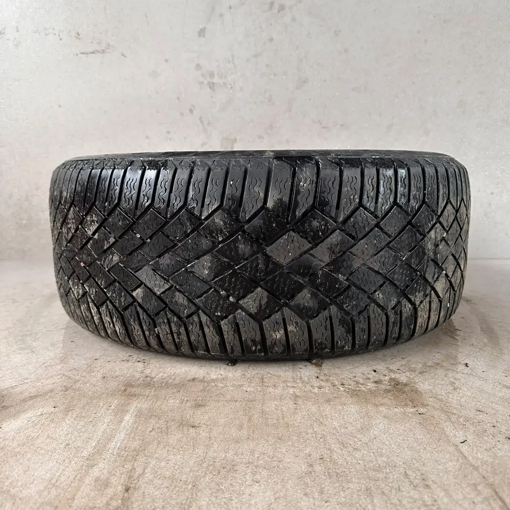 225/50R17 98T Continental VikingContact 7 Käytetty kitkarengas 5mm DOT-18