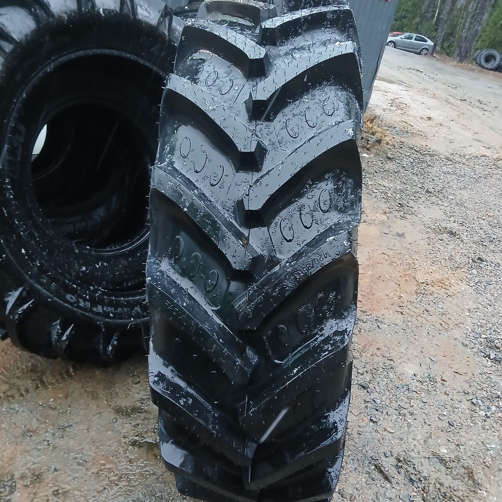 420/85R34 BKT AGRIMAX RT 855 142A8 / B TL 16.9R34 DOT-18 (Jalassa vekki vaatiin sisärenkaan)