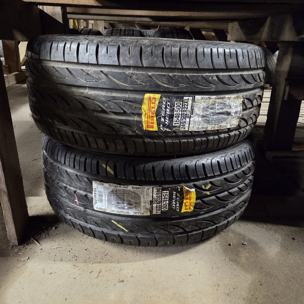 245/30ZR22 92Y XL Pirelli P Zero Nero Ajamaton kesärengas DOT-08
