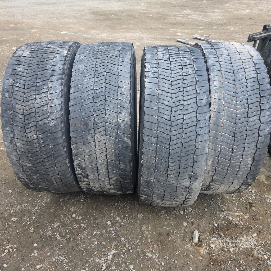 295/60R22.5 150/147L MICHELIN XMULTI D Käytetty KA-rengas Veto DOT-23 5mm