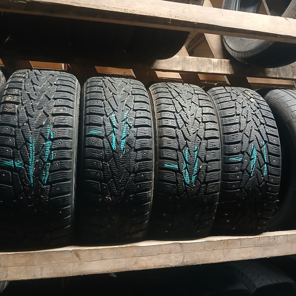 205/60R16 Nokian Hakkapeliitta 7 Käytetty DOT-11 7mm