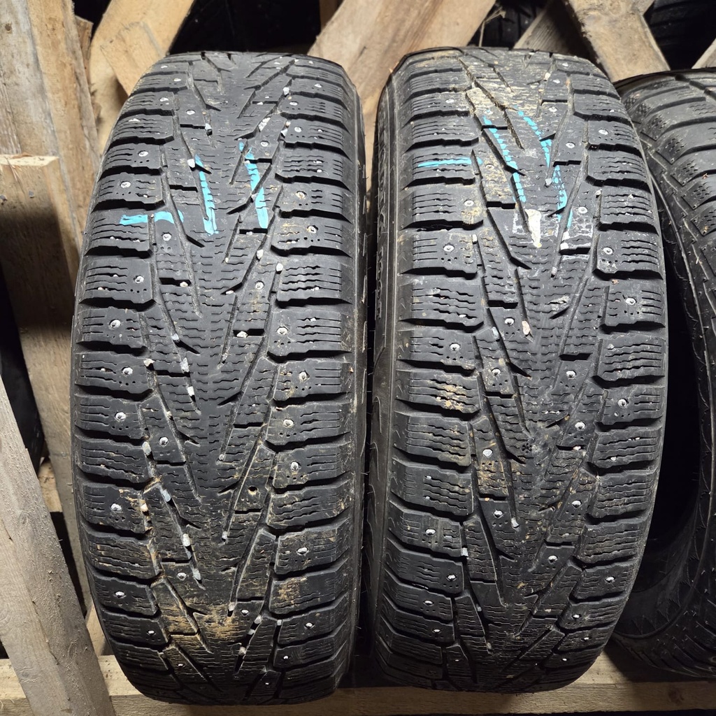 215/70R16 100T Nokian Hakkapeliitta 7 SUV Käytetty nastarengas 5,5-6mm DOT-11
