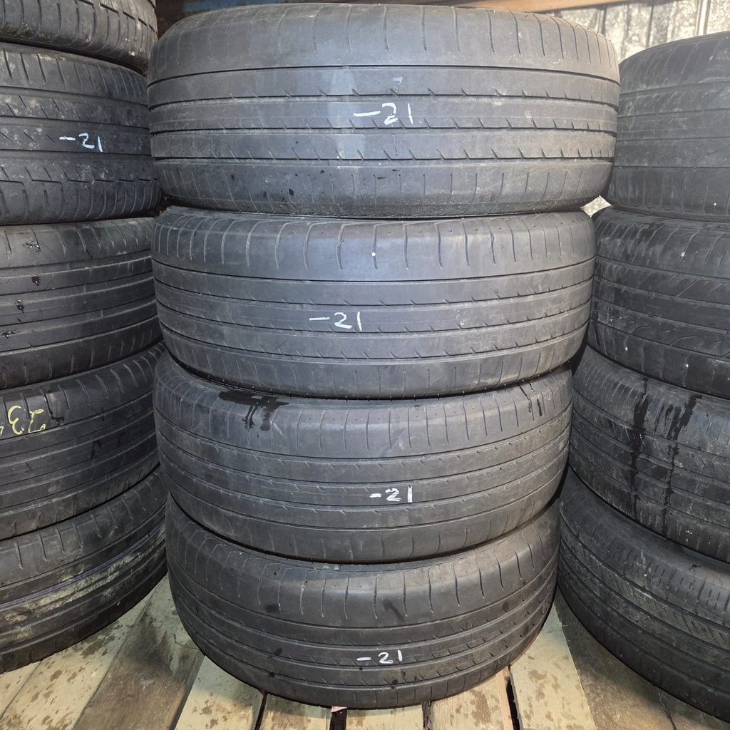 235/55R19 101Y Yokohama Advan Sport V105 Käytetty kesärengas 4-5mm DOT-21
