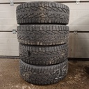 215/65R16C 109/107R Nokian Hakkapeliitta C3 Käytetty nastarengas 5,5-6mm DOT-17 (Yhdestä puuttuu muutama nasta)
