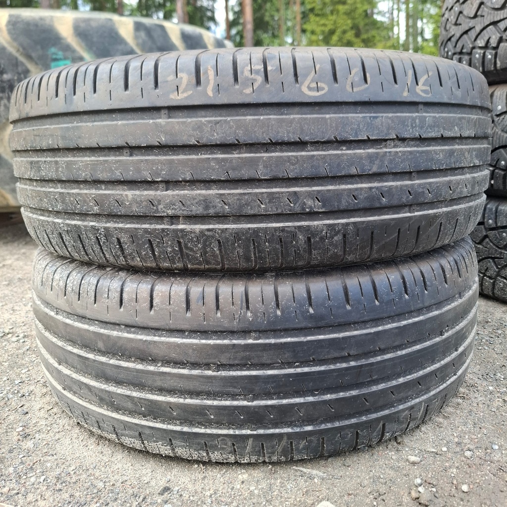215/60R16 95V Kumho Ecsta HS51 Käytetty kesärengas 5mm DOT-17