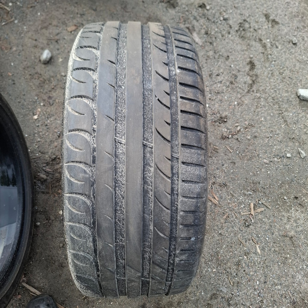 245/40R19 98Y Kormoran UHP Käytetty kesärengas 6mm DOT-18
